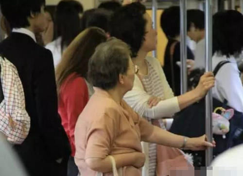  【座位】日本人最有礼貌，但是在地铁公交上，他们为什么不给老
