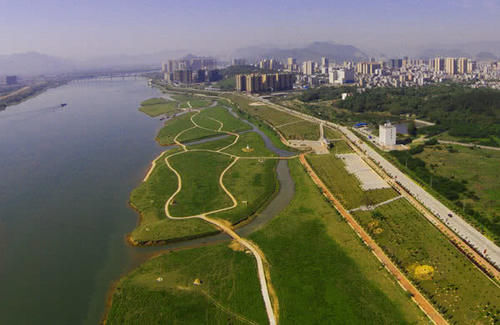  「人均gdp」广东面积“最大”的县，比2个东莞还大，且比梅州还