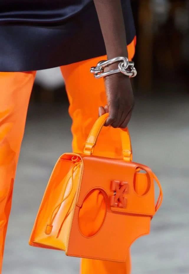  『Off』运动潮牌也可以很时髦丨Off-White 2020 秋冬系列