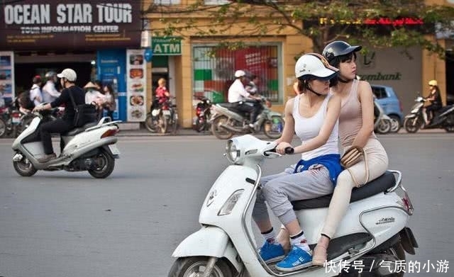 这国不欢迎中国游客,还贴出中文警告牌,游客看后大怒:立刻回国