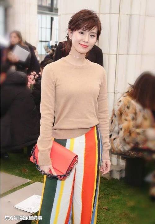 刘诗诗真厉害，穿“彩虹裤”气场十足，普通人可驾驭不了