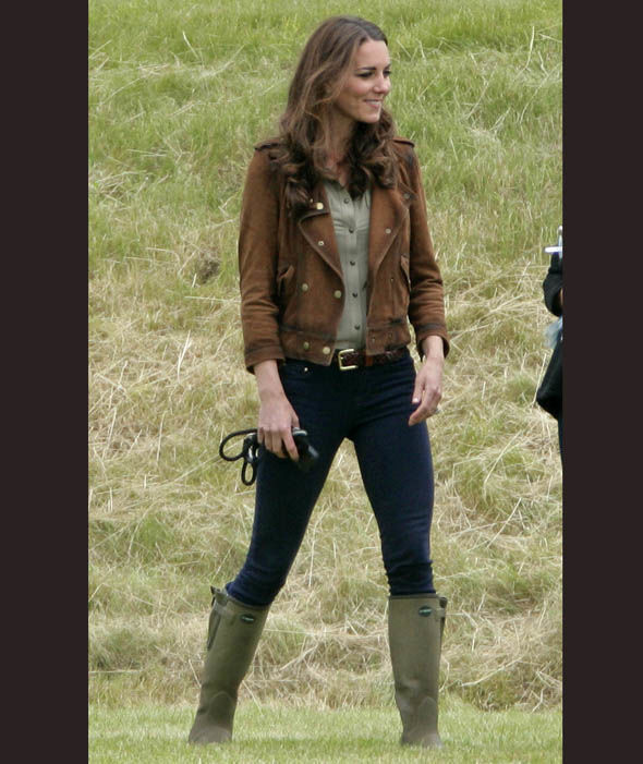 凯特王妃穿运动装也很迷人,纤细的大长腿证明凯特王妃的天赋好!