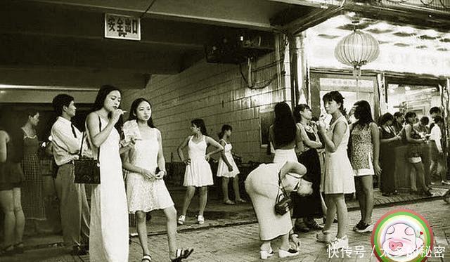 「照片中」二师兄的老照片90年代的深圳,街头随处可见大哥大和漂亮女孩!