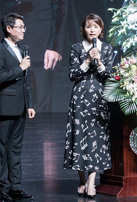 周涛的确是个美人，可跟董卿比，气质还是差了一大截!