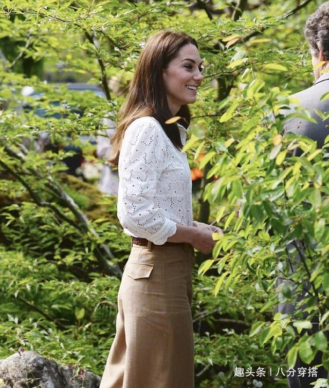 『气质』凯特王妃气质不是吹的,穿白色衬衫搭配阔腿裤,意外穿出高级感