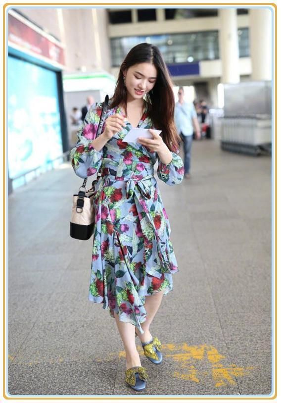 林允暴瘦14斤后,穿短裤秀竹竿腿,可看到她伤痕累累的膝盖我呆了