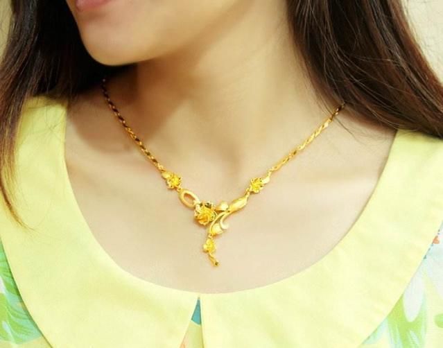 项链买黄金的好，还是白金的好？还有人不知道，这么多年白戴了！