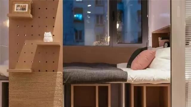 [脏乱]35岁剩女和父母挤28㎡，房屋脏乱，父亲没床睡被迫“离家出走”