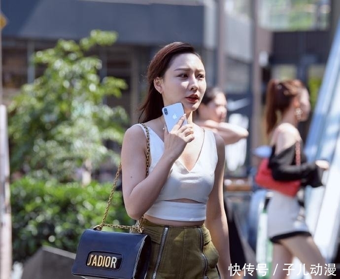 设计@美女裤子上的拉链,是怎么回事