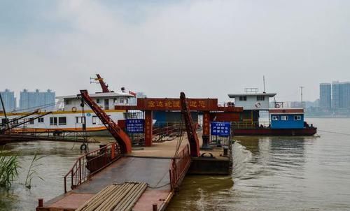  「吉尼斯纪录」全球距离最短的两个城市在中国，仅隔一江距离5公