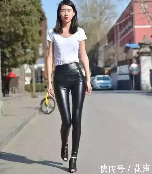 摄影：紧身皮裤永远不过时哦