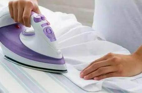 睡醒后出现4迹象, 不要怀疑, 说明毛孔已被螨虫堵得水泄不通