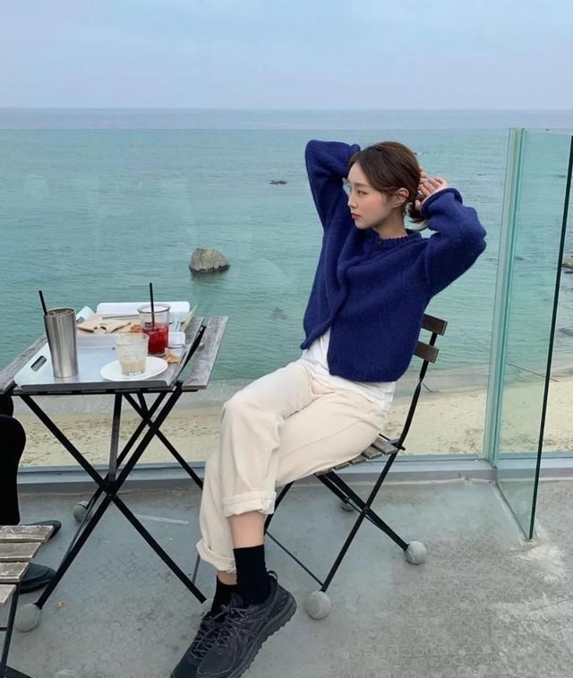  显瘦：一年四季必备的阔腿裤，今年春夏流行这3条，显高又显瘦