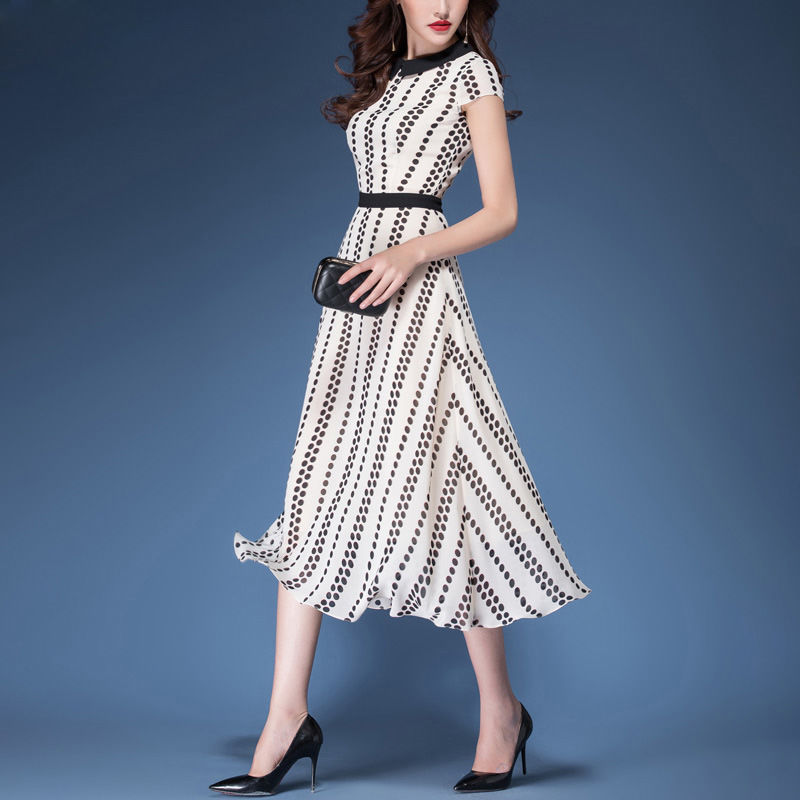 有一种“欧货”裙，不仅洋气还高雅，53岁老婆穿，美得一愣一愣