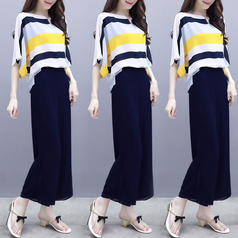 8月立秋后，40岁女人多穿这种时尚套装，尽显女人窈窕身姿，美