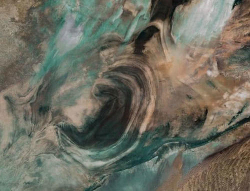 此地曾是不能进入的一片土地，但发生过两件大事，引起世界的关注