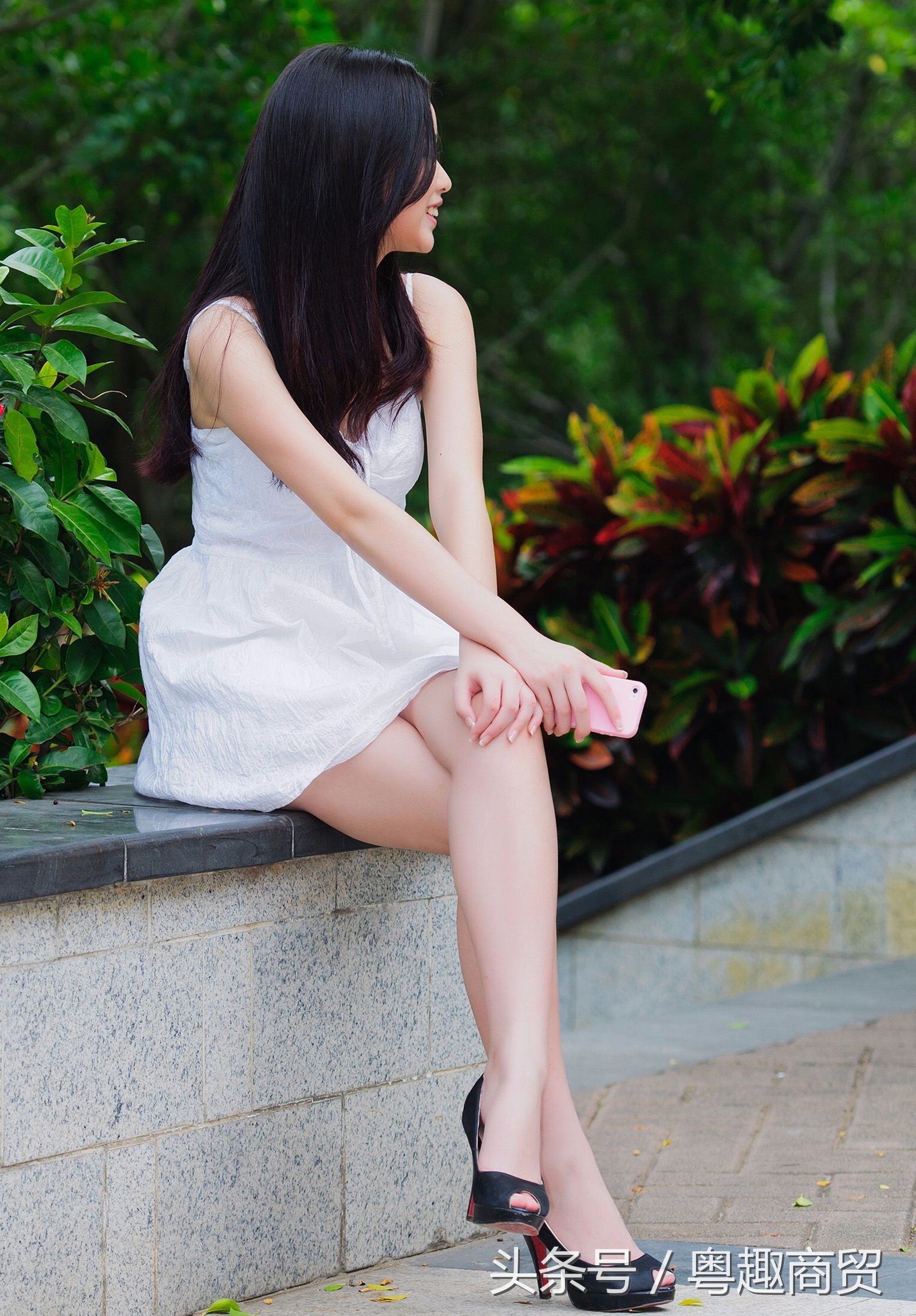 裸腿高跟鞋挺性感的