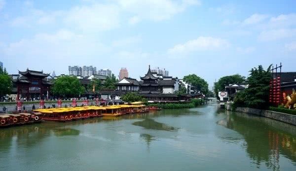 中国“最大方”的省会城市，高铁、地铁都往省外建，省内反被遗忘