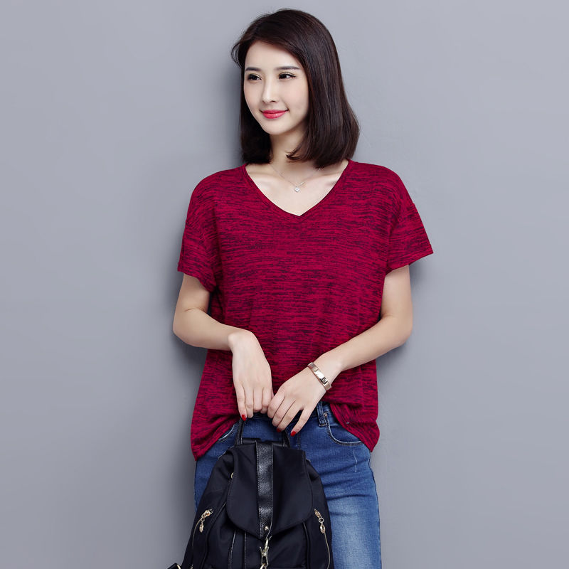 女人丰腴才最好看!这样身材的女人穿收腰T恤性感极了