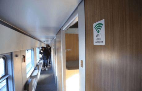 绿皮火车换新装，“绿巨人”复兴号超长火车将亮相，wifi是标配