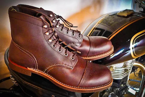 女人的性感高跟鞋=男人的工装靴