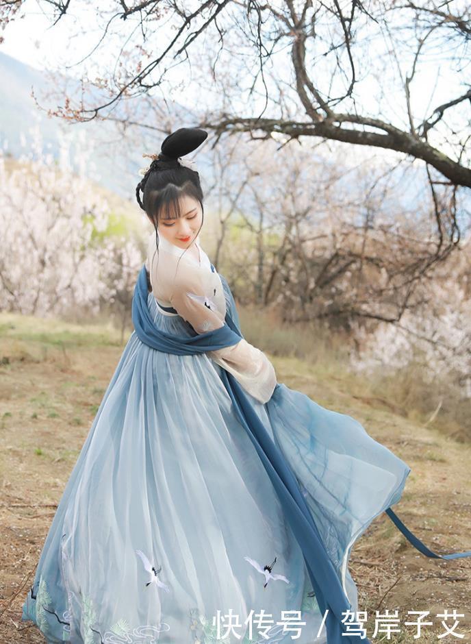  [汉服]这些“上架嫌它丑，下架求成狗”的绝版汉服，有你的梦中情裙吗