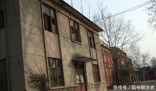 河南一“三线厂”，辉煌无比，块头大，进去像迷宫，旧址惹人怜