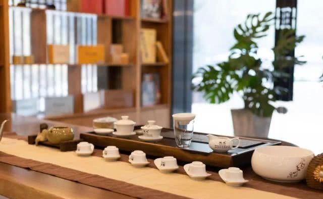 是什么让城里人抢着往干坑跑,莳光·山居让你忘记时间!