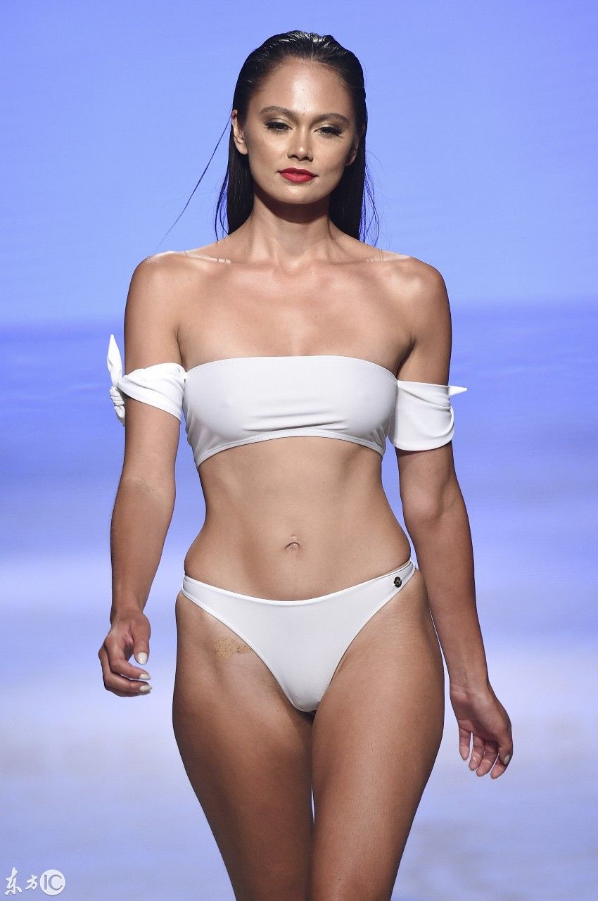 这个夏天，世界级模特教你怎么穿