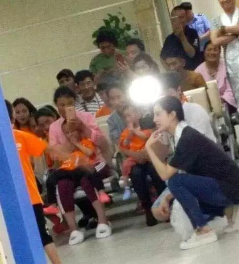 范冰冰卖人设？陈坤回应孩子妈妈？大咖隐退被人嘲？男明星撑不起