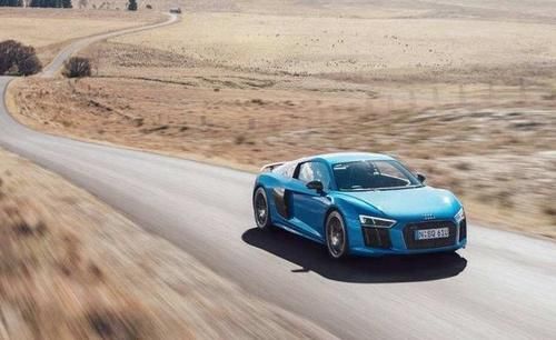  发生■高速公路上行驶到120Km/h时，突然按下手刹，会发生什么事