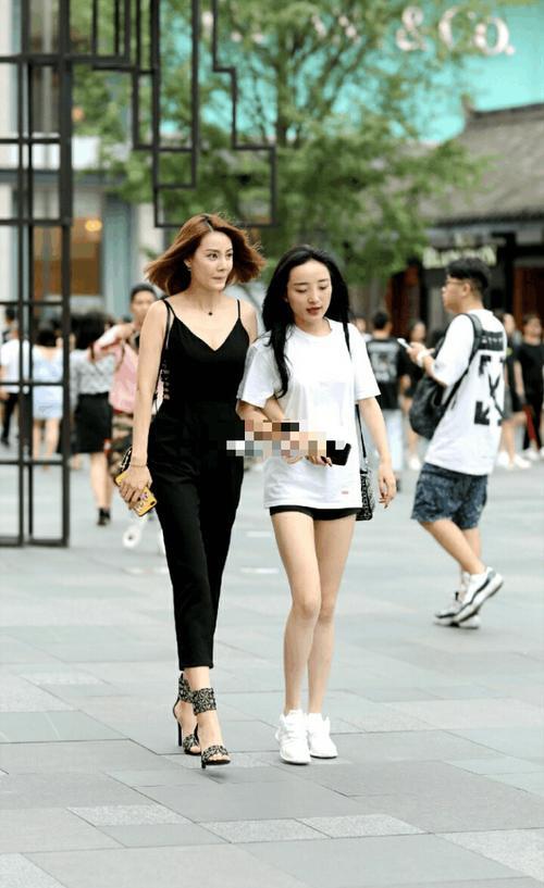 街拍: 图一很高雅, 图二是御姐, 图四是直男的女神！