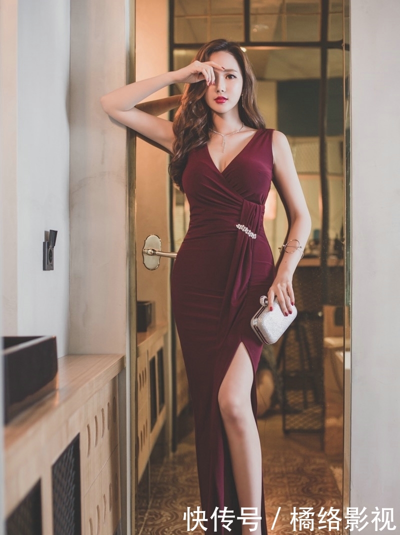 [ 说不出]有一种说不出的魅力，长发如波浪一般滑腻柔软