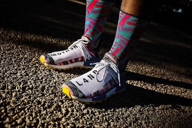 提前开箱上脚!看一眼就觉得很贵的鞋,竟然还带有神秘代码!