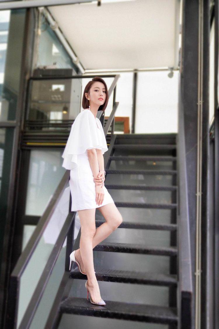 她产后被老公出轨, 却说自己配不上老公, 33岁美得无与伦比!