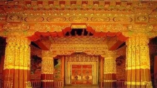 比故宫还壕的宫殿：厕所300年不打扫，最好的藏传文玩都在这儿