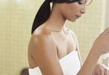 女性再怎么爱美，这4个部位的“毛”不要随便拔，特别是第2种