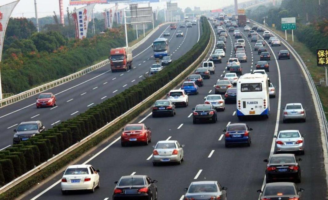 春节高速免费时间已公布, 有两类私家车不享受优惠, 望心中有数