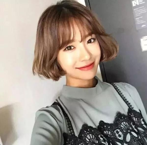 种草｜高圆圆剪完妹妹头嫩回18岁，为啥只有短发能秒换气质？