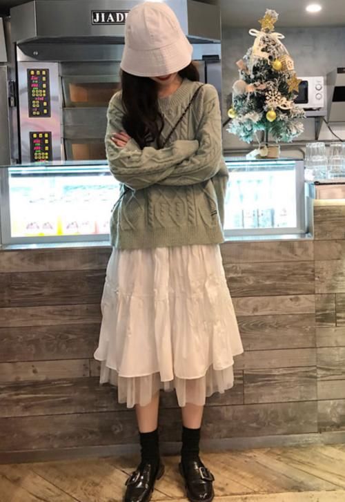  『春天』建议女生：春天别再穿裤子了，学学校花这样穿，美成国民初恋