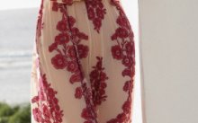 带老婆海边浪，非要穿:露背沙滩裙，不输比基尼，看着真不放心