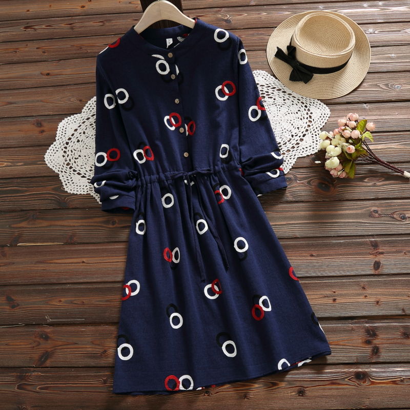 老婆是矮，但从不嫌自己矮!新款娃娃裙+平鞋，没人相信她1米5