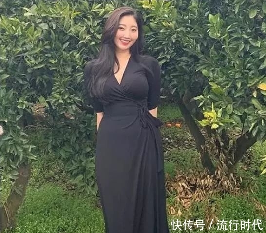 【 拒绝】匀称体型完美诠释丰腴之美，胖又怎样？125斤模特拒绝减肥