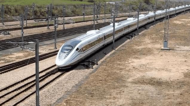 真厉害！该国找中国借钱建高铁，却半途而废，他国：为何不找中国