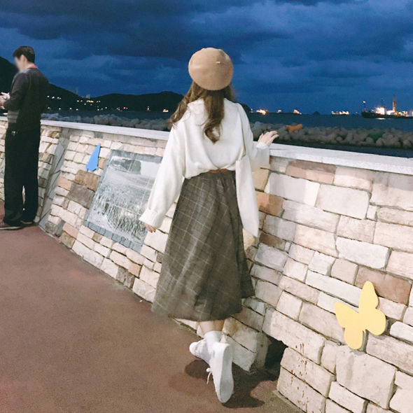 57岁婆婆真会打扮，穿这款半身裙上街，路人都猜40岁，真厉害