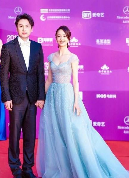 佟丽娅全智贤撞衫,全智贤穿出了大牌的感觉,佟丽娅却很接地气!