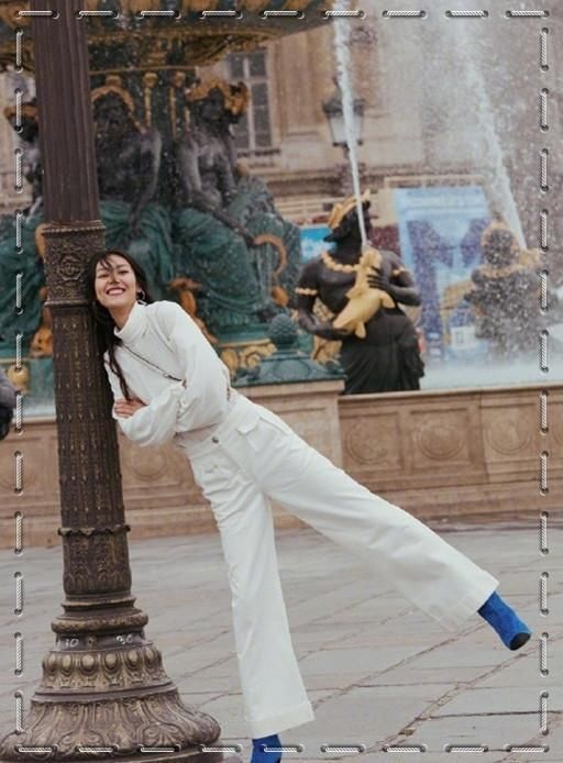 同穿白色长裤:178刘雯竟输165张雪迎?网友:看脚下鞋子我懂了!