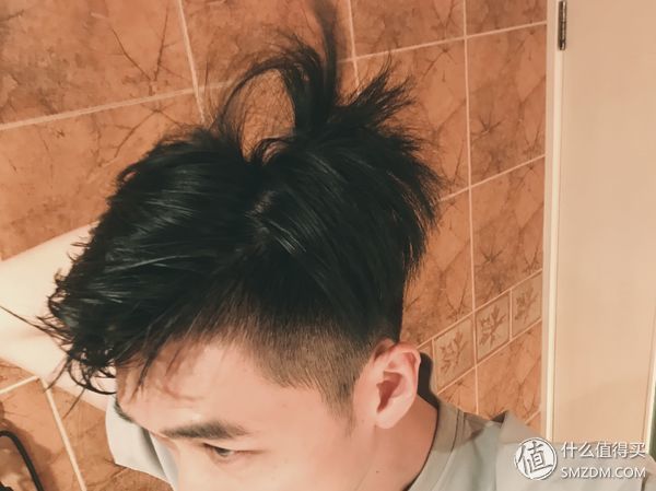 纸上得来终觉浅，人丑就该自己剪 篇四:头发长度太尴尬?定型产品