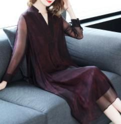 70后老婆卫衣全扔了，说过时了！这样穿连衣裙，性感妩媚特迷人