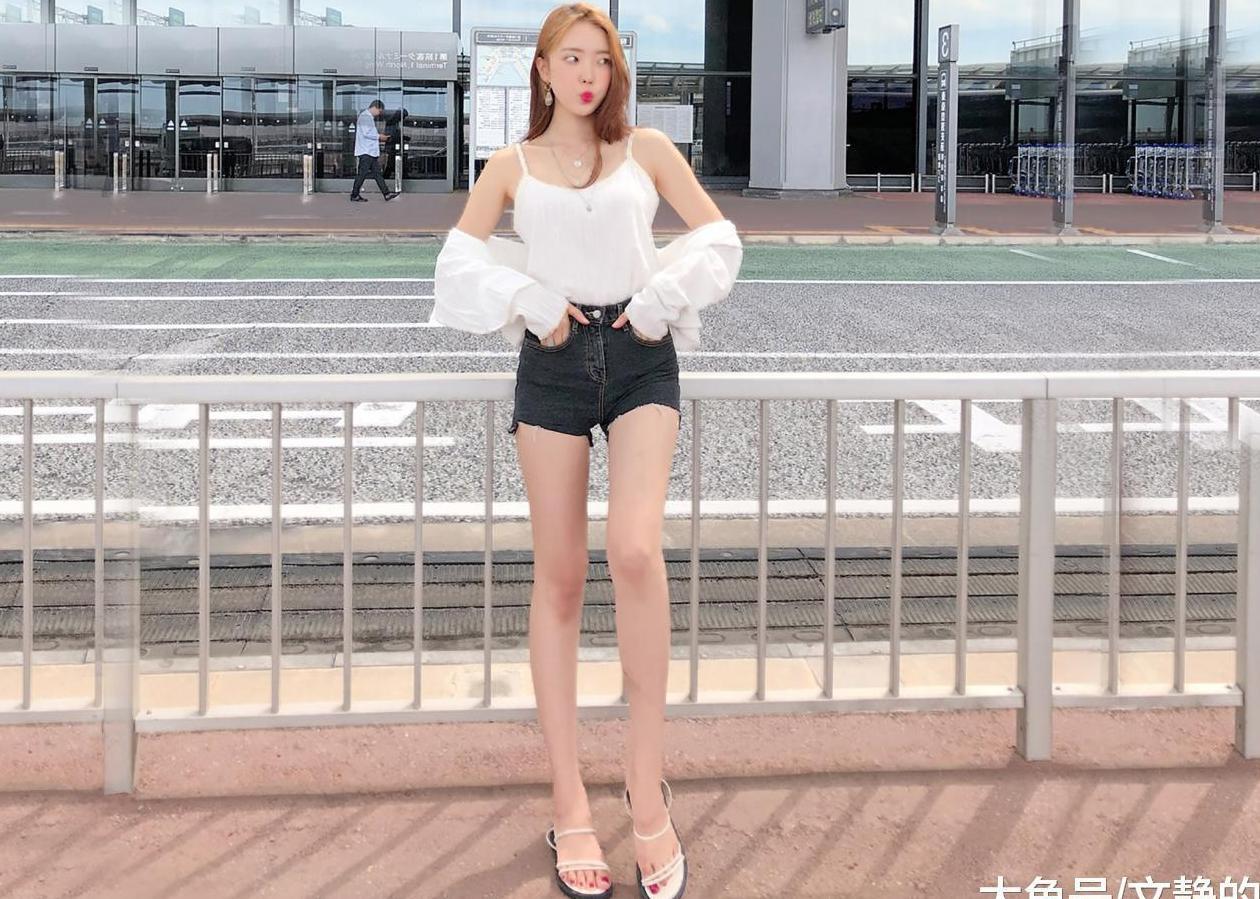 有短裤的夏天就不会留遗憾, 大长腿一穿就有
